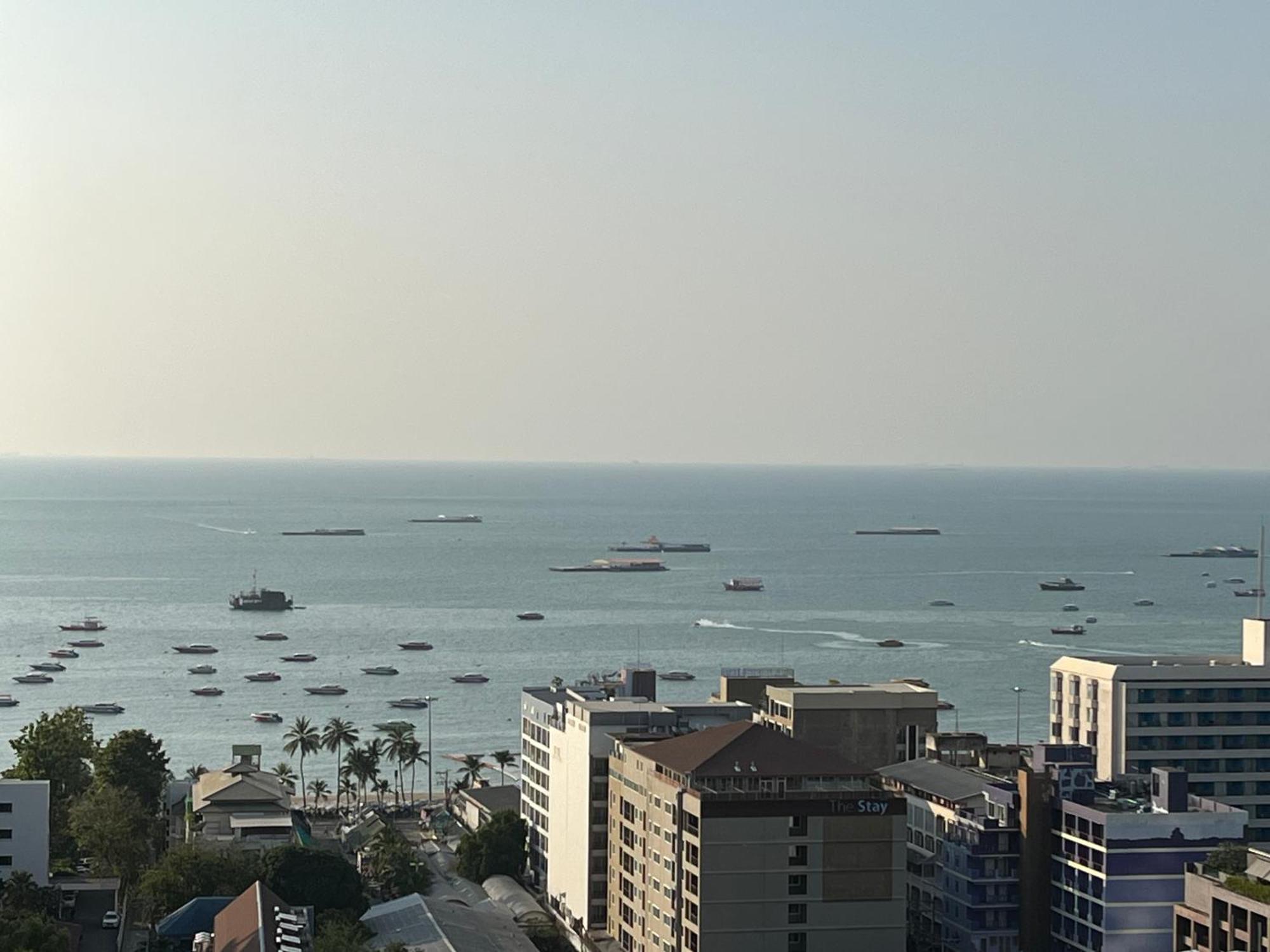 The Base Prime Apartment Pattaya Exterior photo