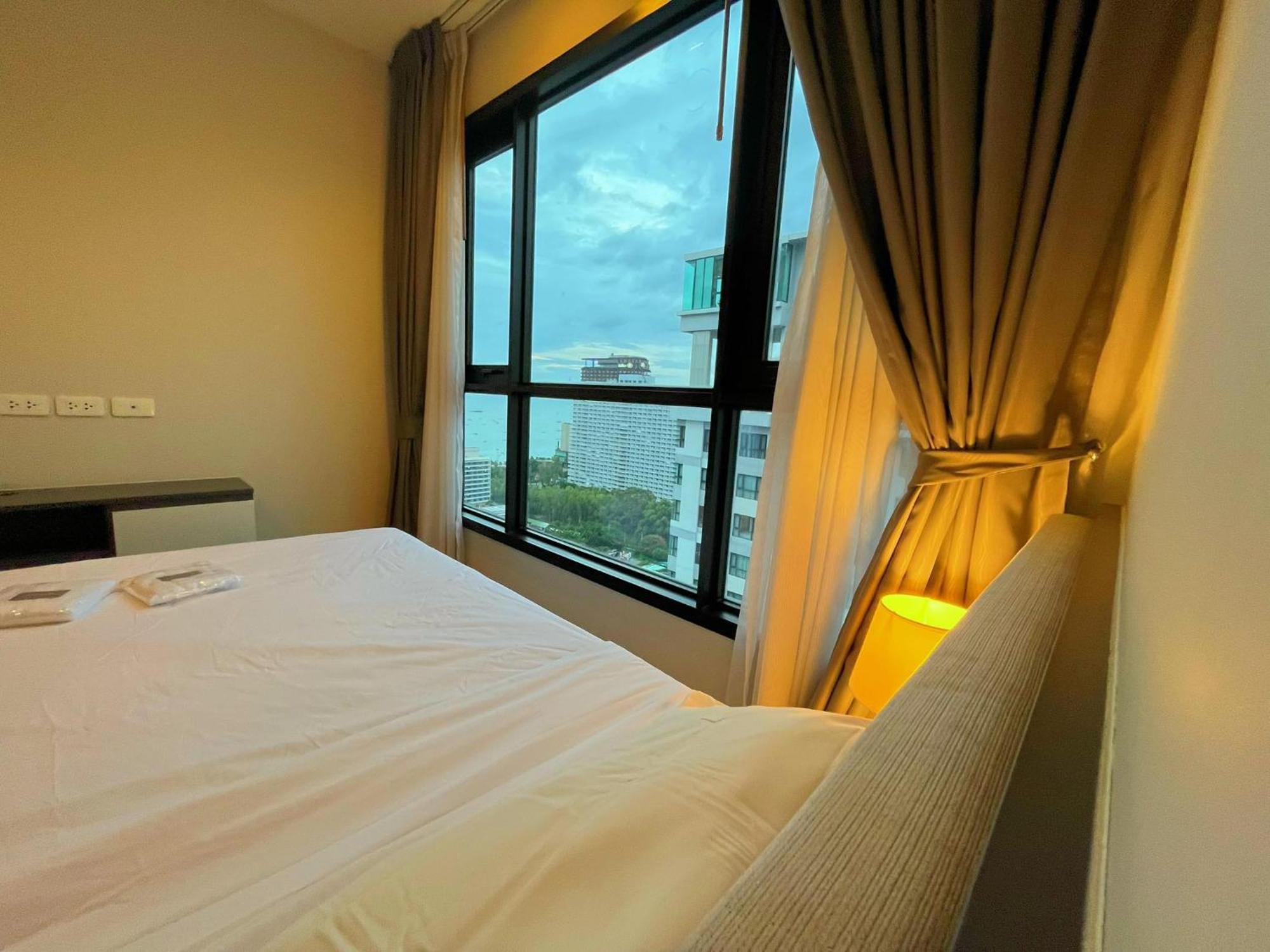 The Base Prime Apartment Pattaya Exterior photo