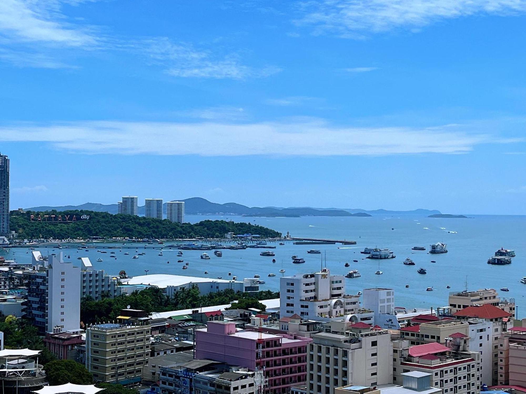 The Base Prime Apartment Pattaya Exterior photo