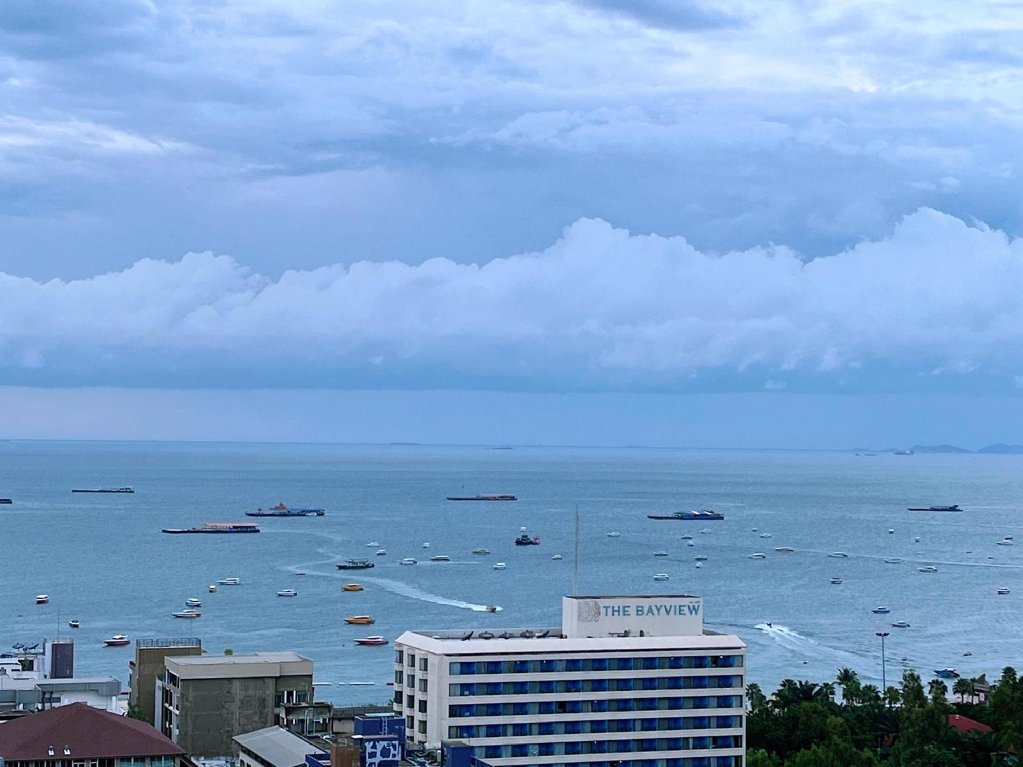 The Base Prime Apartment Pattaya Exterior photo